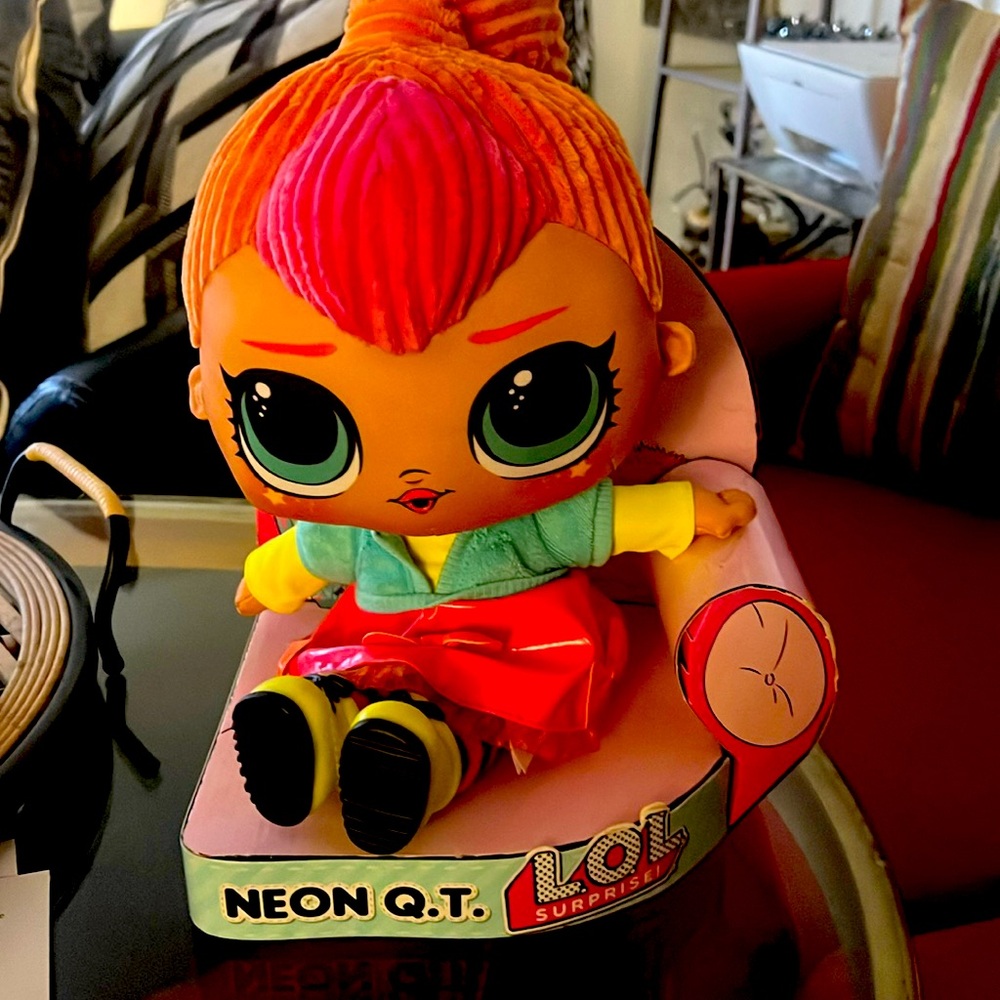 Neon QT LOL surprise